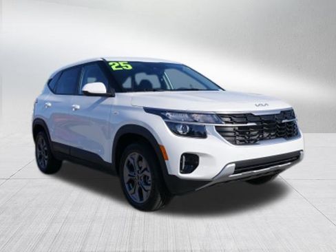Used 2025 Kia Seltos LX image 9