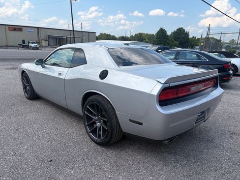 Used 2009 Dodge Challenger SRT8 RWD image 7