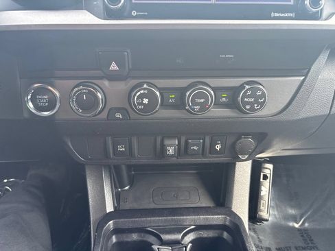Used 2020 Toyota Tacoma TRD Off-Road AWD/4WD image 19
