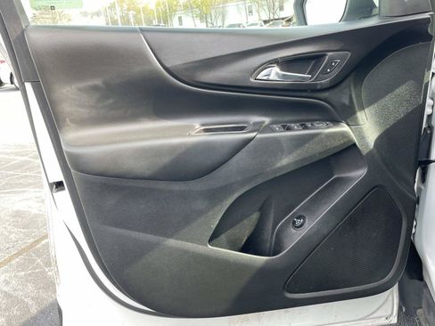 Used 2018 Chevrolet Equinox LT FWD image 14
