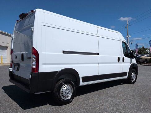 Used 2026 RAM ProMaster 2500 w/ Convenience Group FWD image 3