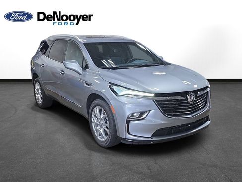 Used 2023 Buick Enclave Essence w/ Experience Buick Package AWD/4WD image 3