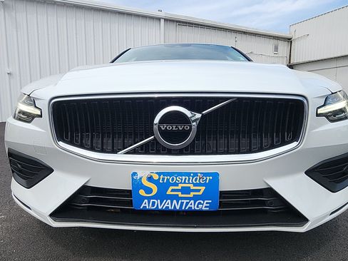 Used 2020 Volvo S60 T5 Momentum FWD image 14