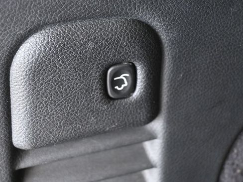 Used 2015 Jeep Grand Cherokee Overland AWD/4WD image 19