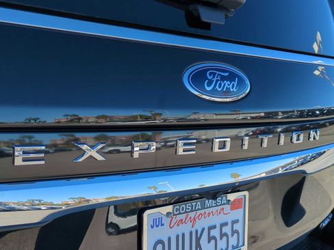 Used 2023 Ford Expedition Max Limited image 9