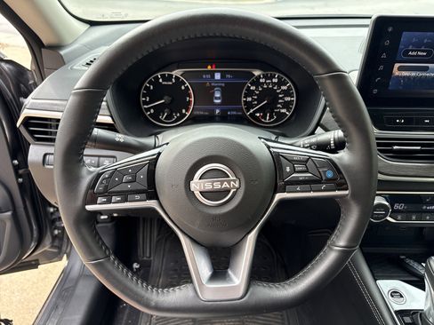 Used 2025 Nissan Altima 2.5 SL AWD/4WD image 18