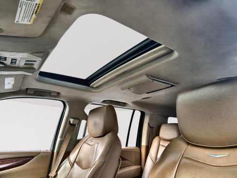 Used 2016 Cadillac Escalade ESV Platinum AWD/4WD image 16