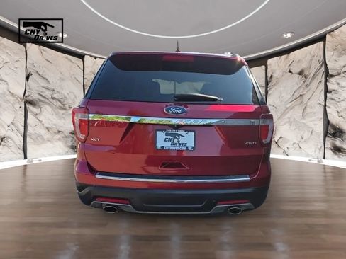 Used 2018 Ford Explorer XLT w/ Equipment Group 202A AWD/4WD image 6