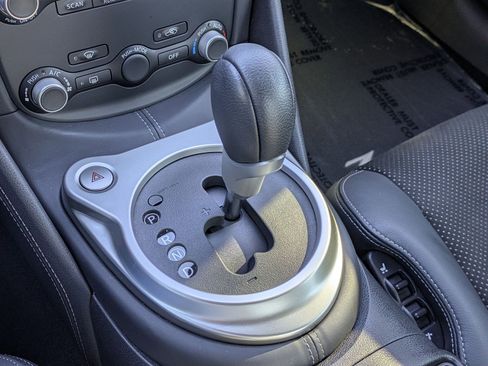 Used 2017 Nissan 370Z Touring image 26