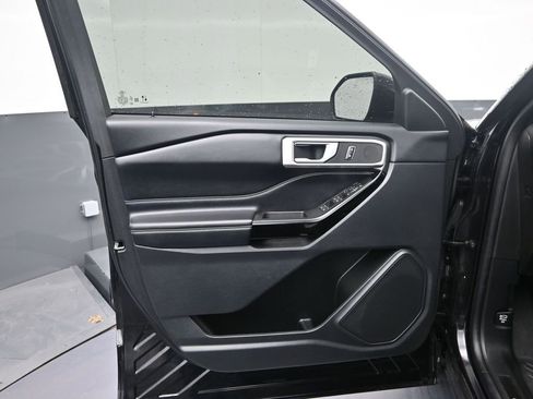 Used 2022 Ford Explorer ST AWD/4WD image 12