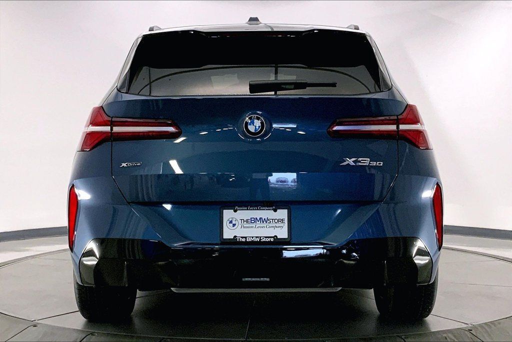 Certified 2025 BMW X3 xDrive30i w/ Premium Package AWD/4WD image 3