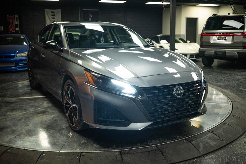 Used 2024 Nissan Altima 2.5 SR w/ SR Premium Package AWD/4WD image 5