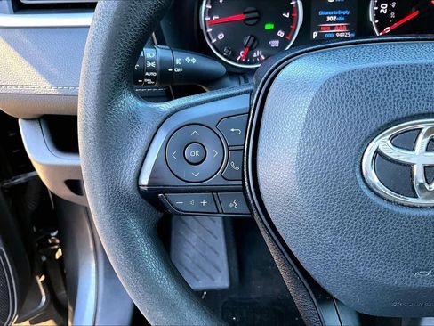 Certified 2020 Toyota RAV4 XLE image 22