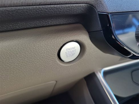 New 2026 Kia Carnival EX image 33