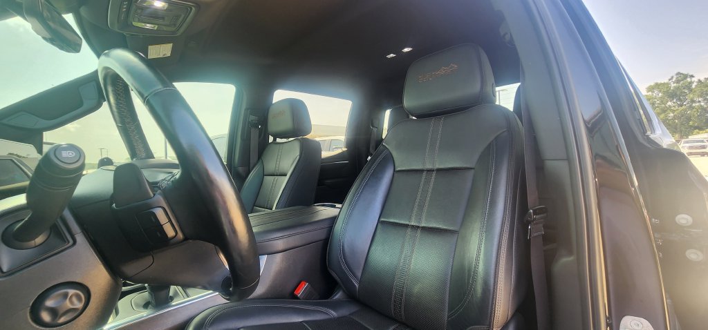 Used 2023 Chevrolet Silverado 1500 High Country w/ Technology Package AWD/4WD image 15