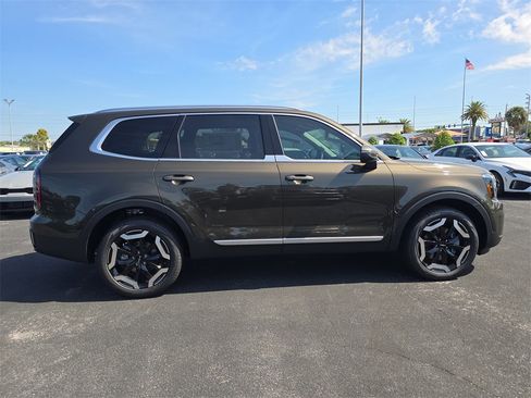 New 2025 Kia Telluride EX image 9