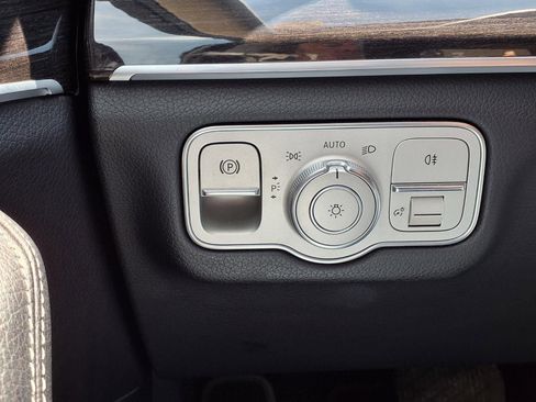 Used 2023 Mercedes-Benz GLS 450 4MATIC image 24