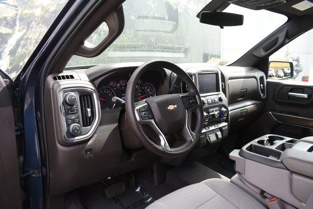 Used 2021 Chevrolet Silverado 1500 LT w/ Z71 Off-Road Package AWD/4WD image 14