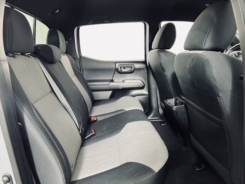 Used 2021 Toyota Tacoma TRD Sport image 15