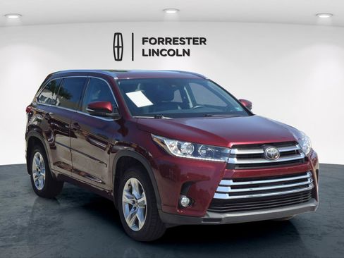 Used 2017 Toyota Highlander Limited w/ Carpet Mat Package AWD/4WD image 1