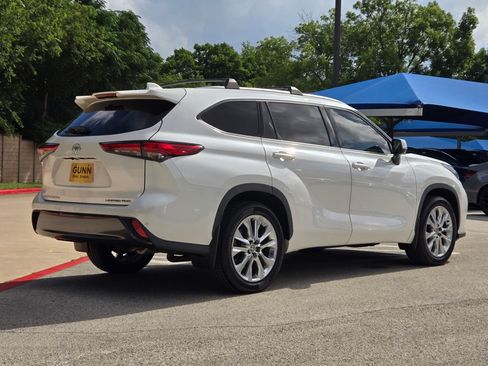 Used 2020 Toyota Highlander Limited AWD/4WD image 3