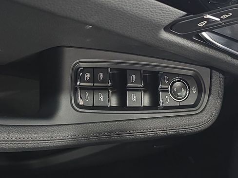 New 2026 Porsche Macan image 21