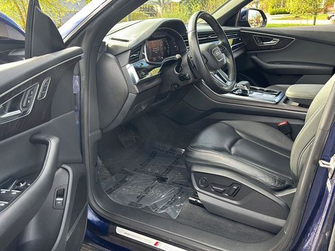 Used 2019 Audi Q8 Prestige AWD/4WD image 2