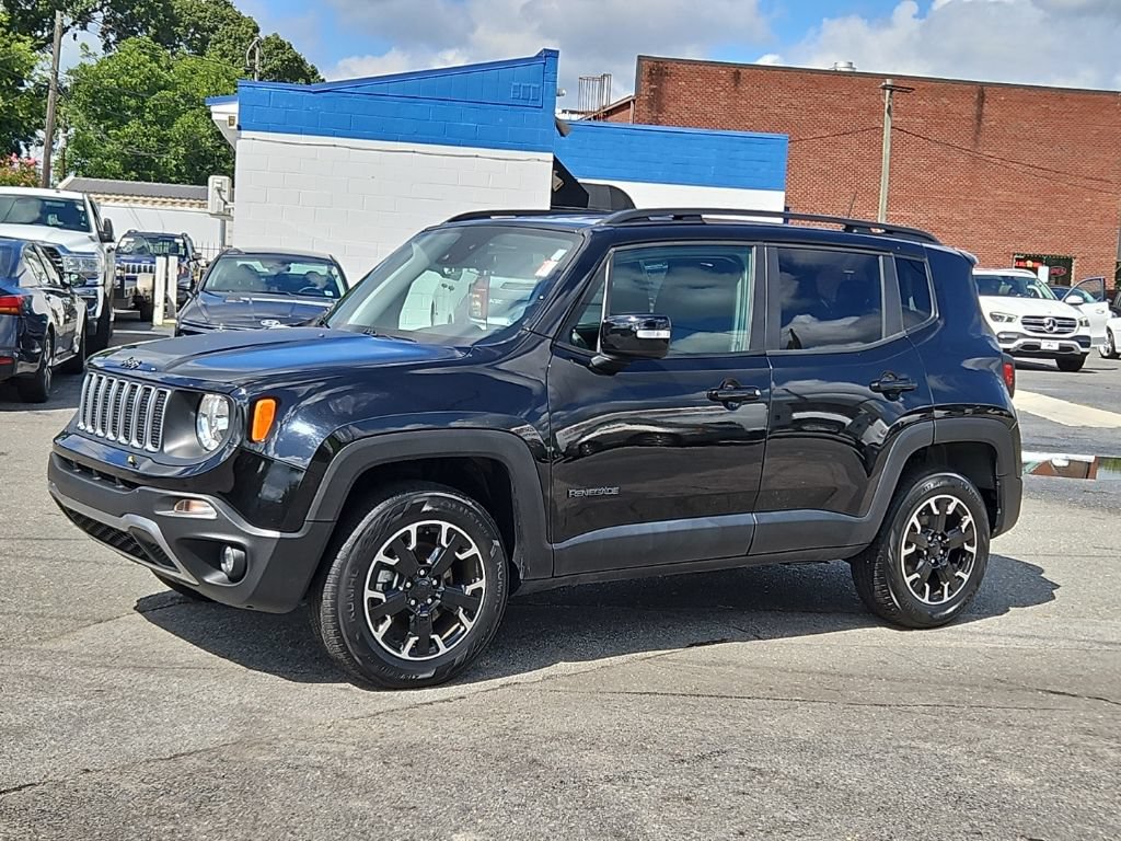 Used 2023 Jeep Renegade Latitude AWD/4WD image 3