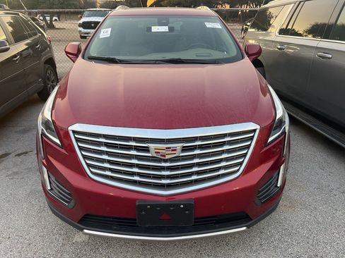 Used 2019 Cadillac XT5 Platinum image 2