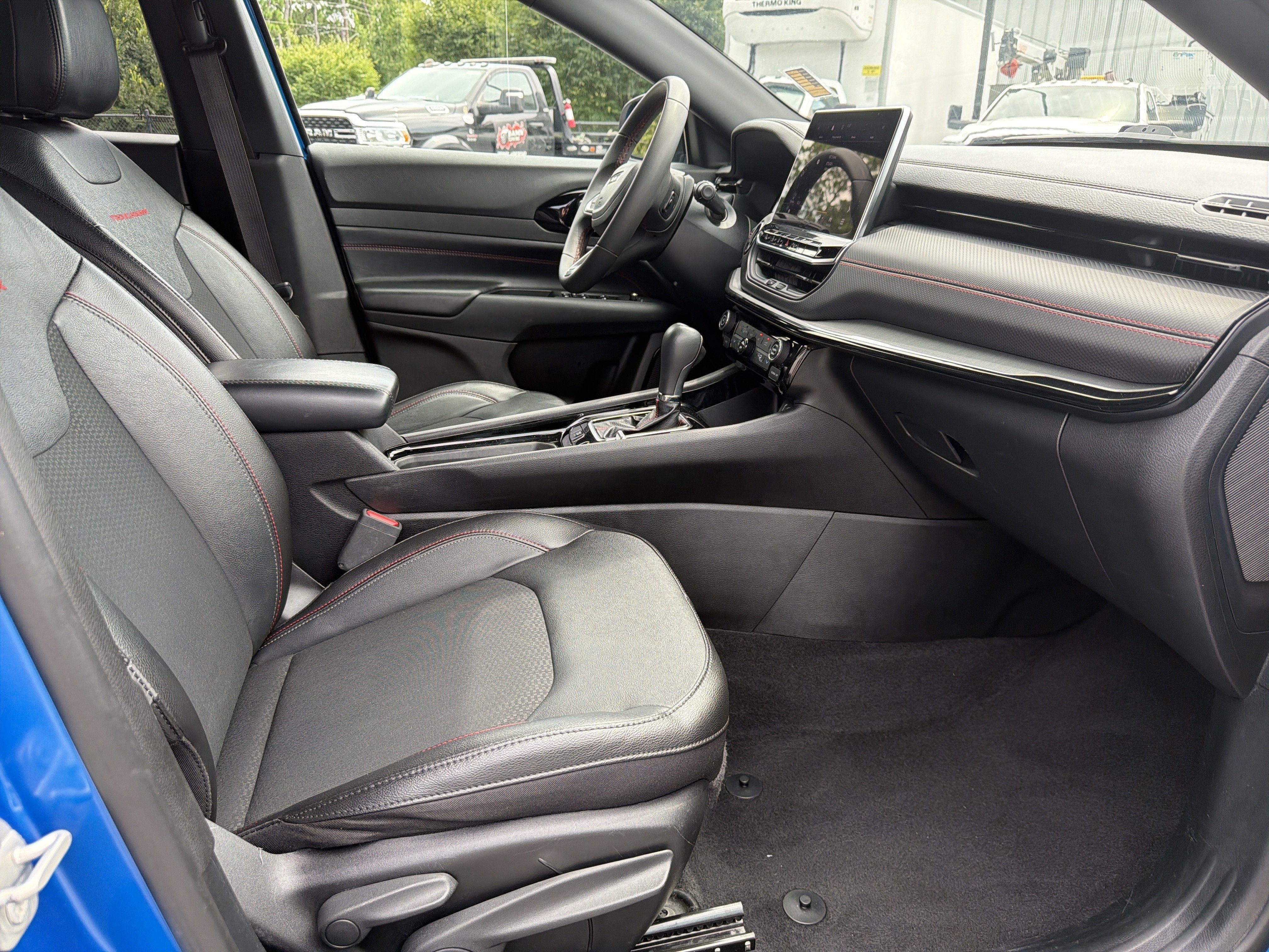 Used 2024 Jeep Compass Trailhawk AWD/4WD image 16