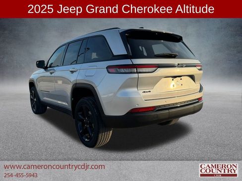 New 2025 Jeep Grand Cherokee Altitude AWD/4WD image 5