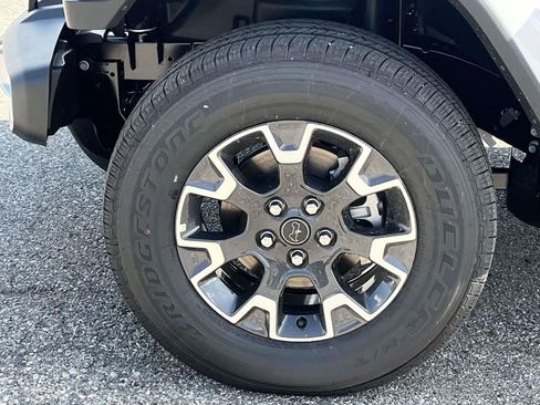 New 2026 Jeep Gladiator Sport AWD/4WD image 8