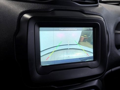 Certified 2020 Jeep Renegade Altitude image 23