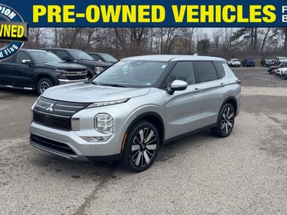 Used 2025 Mitsubishi Outlander SE