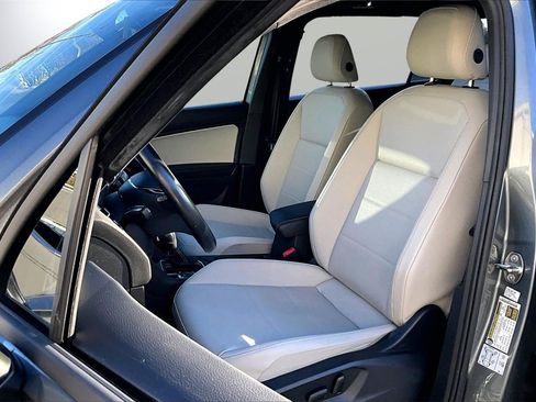 Used 2021 Volkswagen Tiguan SE R-Line image 21