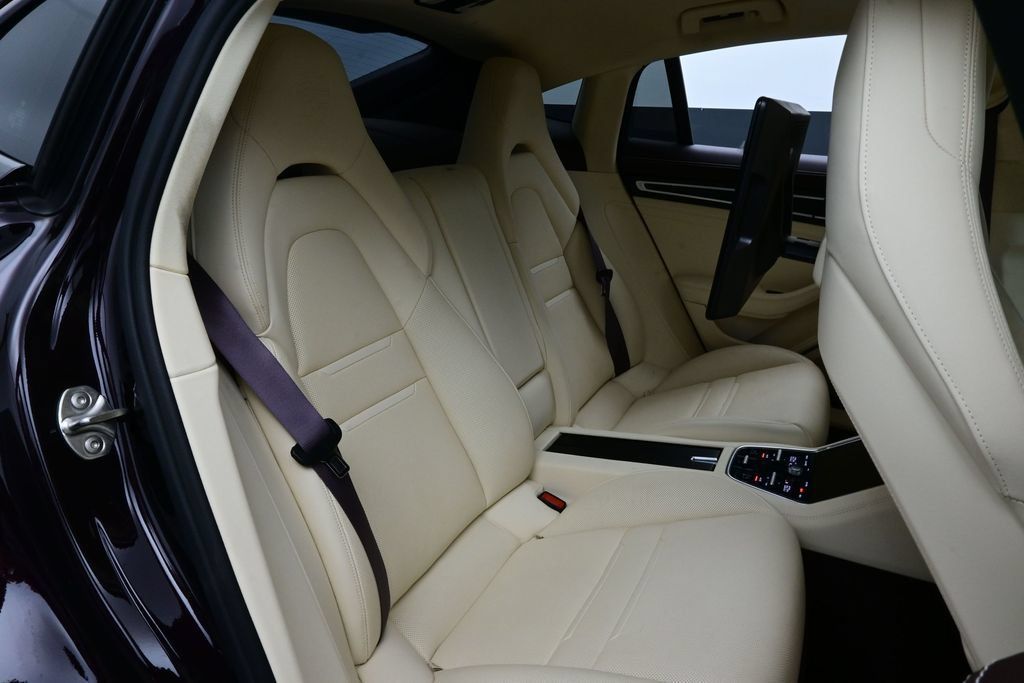 Certified 2023 Porsche Panamera 4 Platinum Edition AWD/4WD image 18
