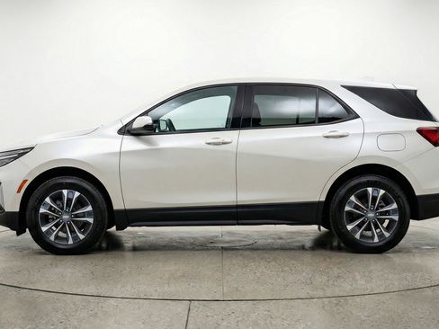 Used 2025 Chevrolet Equinox LT FWD image 5