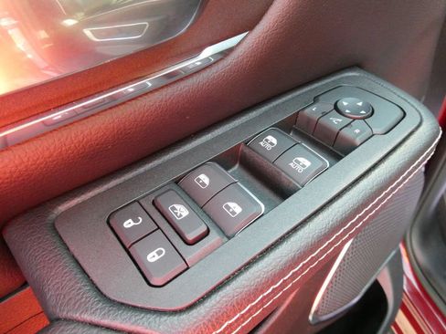Used 2025 RAM 1500 Laramie w/ Sport Appearance Package AWD/4WD image 25