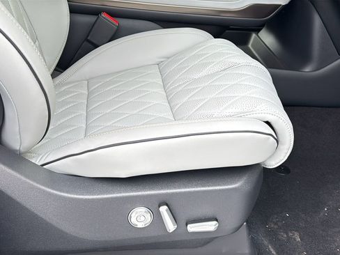 New 2026 Lincoln Navigator L Black Label image 10