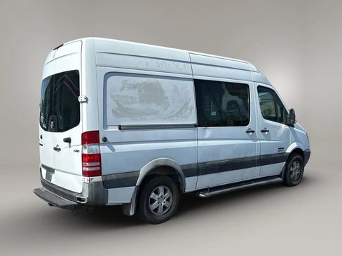 Used 2009 Dodge Sprinter 2500 image 4