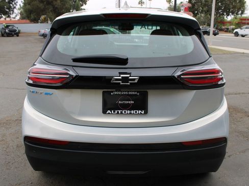Used 2023 Chevrolet Bolt LT image 33