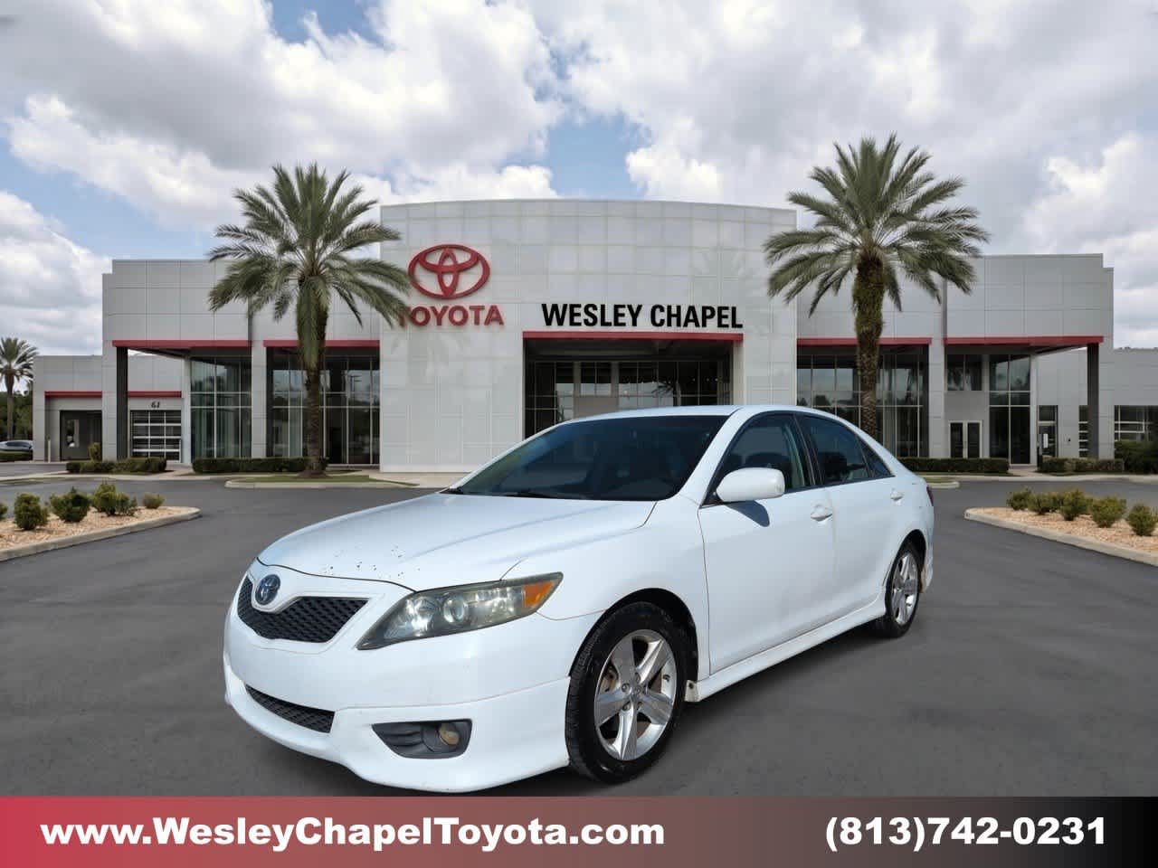 Used 2011 Toyota Camry SE w/ SE Extra-Value Pkg #1 FWD image 1