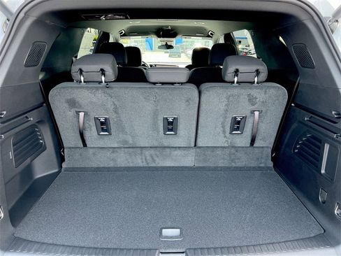 New 2025 Chevrolet Traverse LT w/ Midnight/Sport Edition image 21