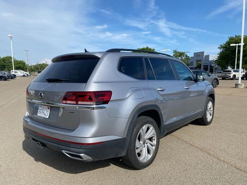 Used 2021 Volkswagen Atlas SE w/ Panoramic Sunroof Package AWD/4WD image 4