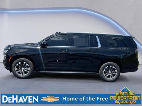 Used 2025 Chevrolet Suburban LT w/ Comfort Package AWD/4WD image 3