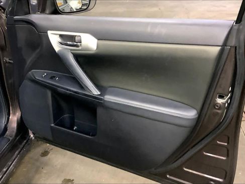 Used 2011 Lexus CT 200h Premium image 22