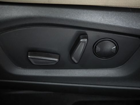 Used 2023 Ford Explorer XLT RWD image 23