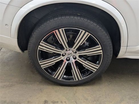 Certified 2024 Volvo XC90 T8 Plus image 32
