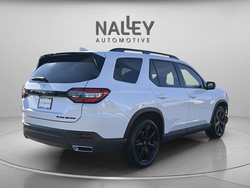 Certified 2025 Honda Pilot Black Edition image 6