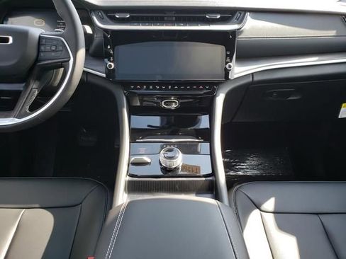 New 2026 Jeep Grand Cherokee L Limited w/ Limited Altitude Package AWD/4WD image 9